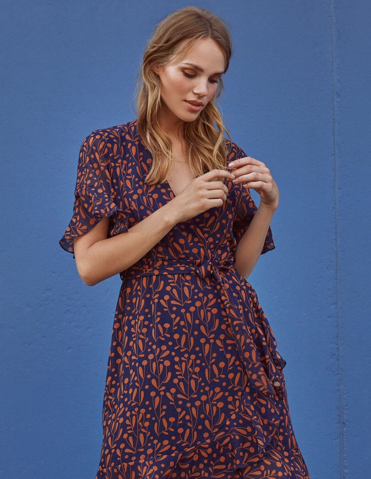 <span>SHOP</span> dresses