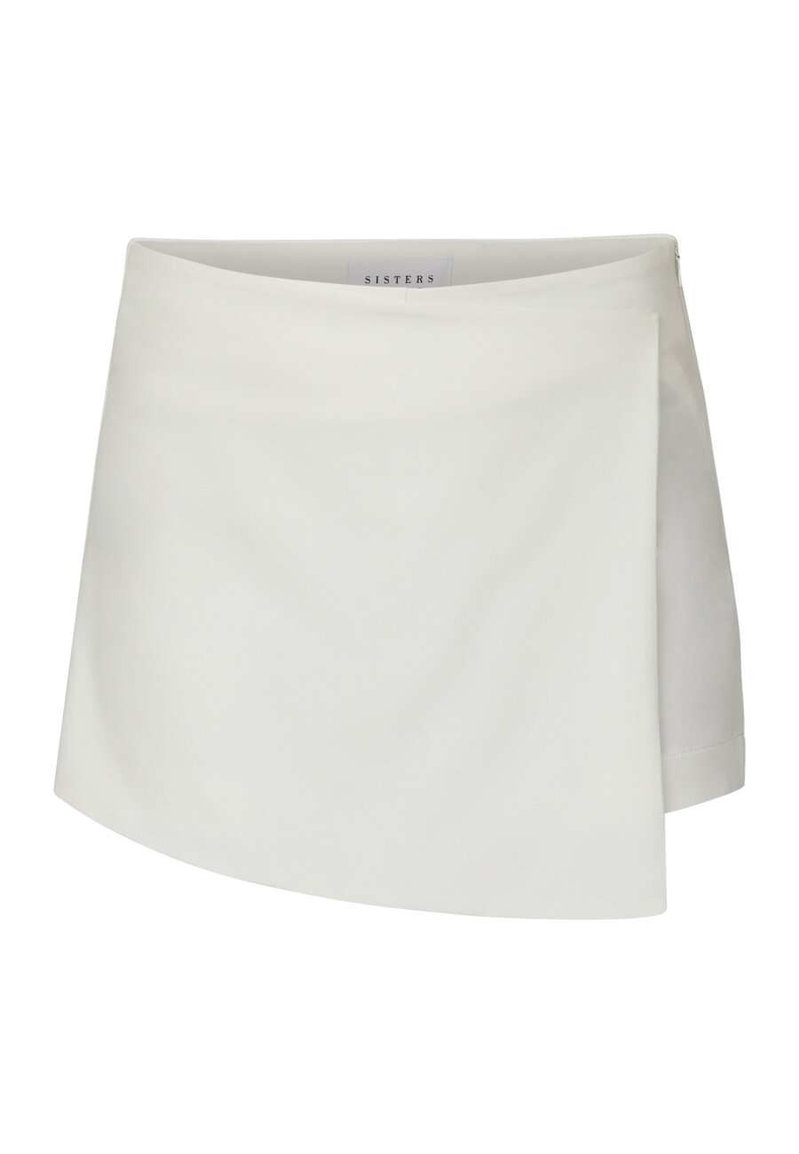 SISTERS POINT - MIQA-SKORT1