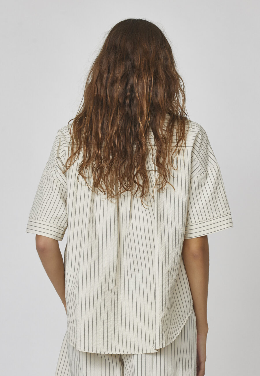 SISTERS POINT - DXS 22 SHIRT