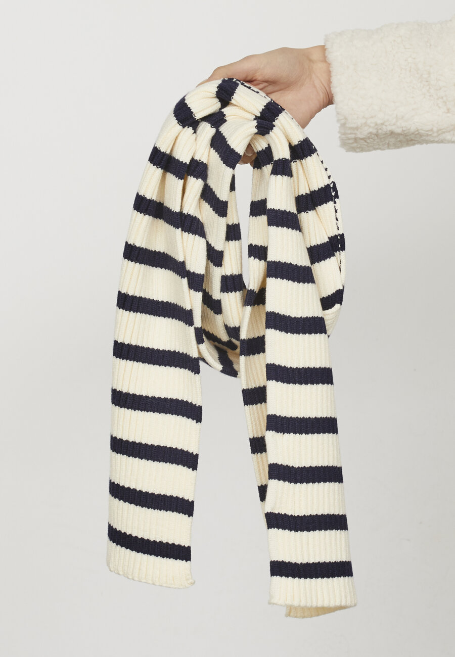 SISTERS POINT - SCARF-492