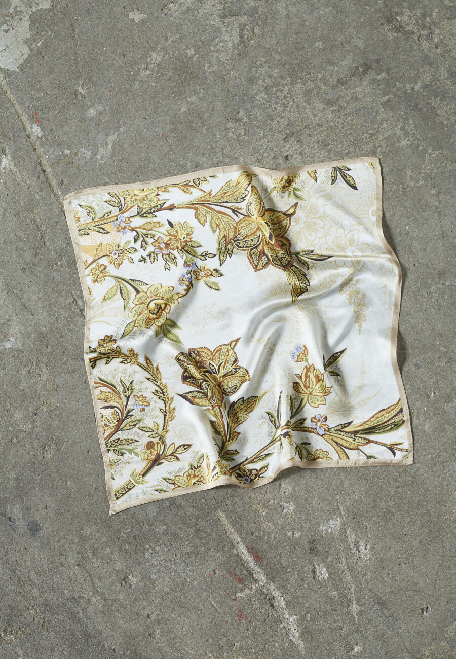SISTERS POINT - SCARF-500