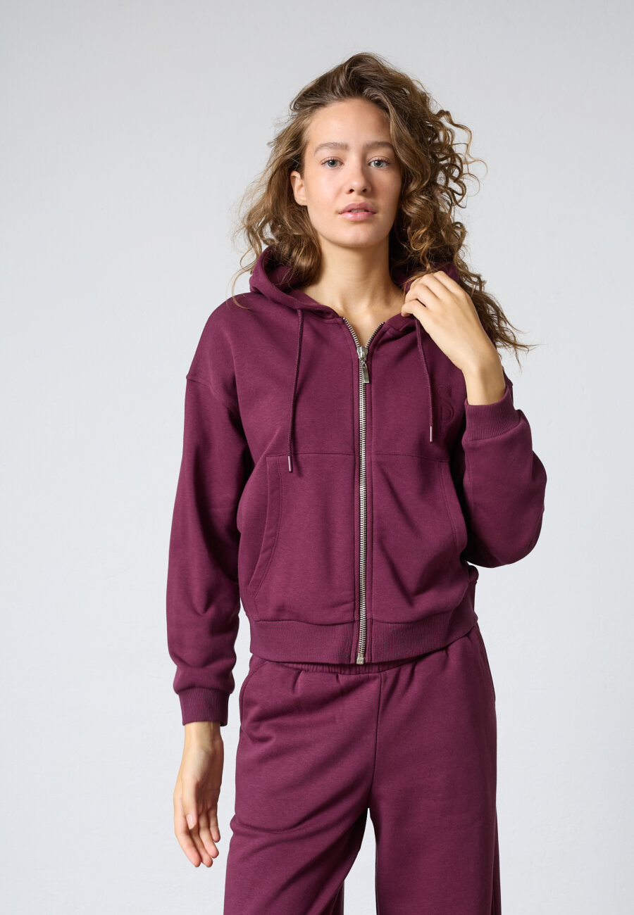 SISTERS POINT - VEMIA-HOOD