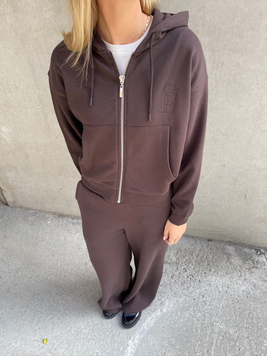 SISTERS POINT - VEMIA-HOOD SISTERS POINT - VEMIA-HOOD