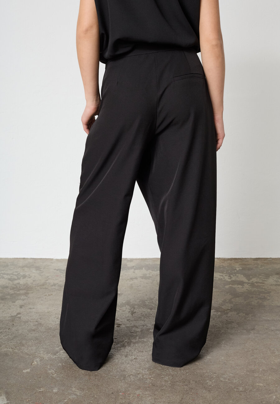 SISTERS POINT - EMDA-PA