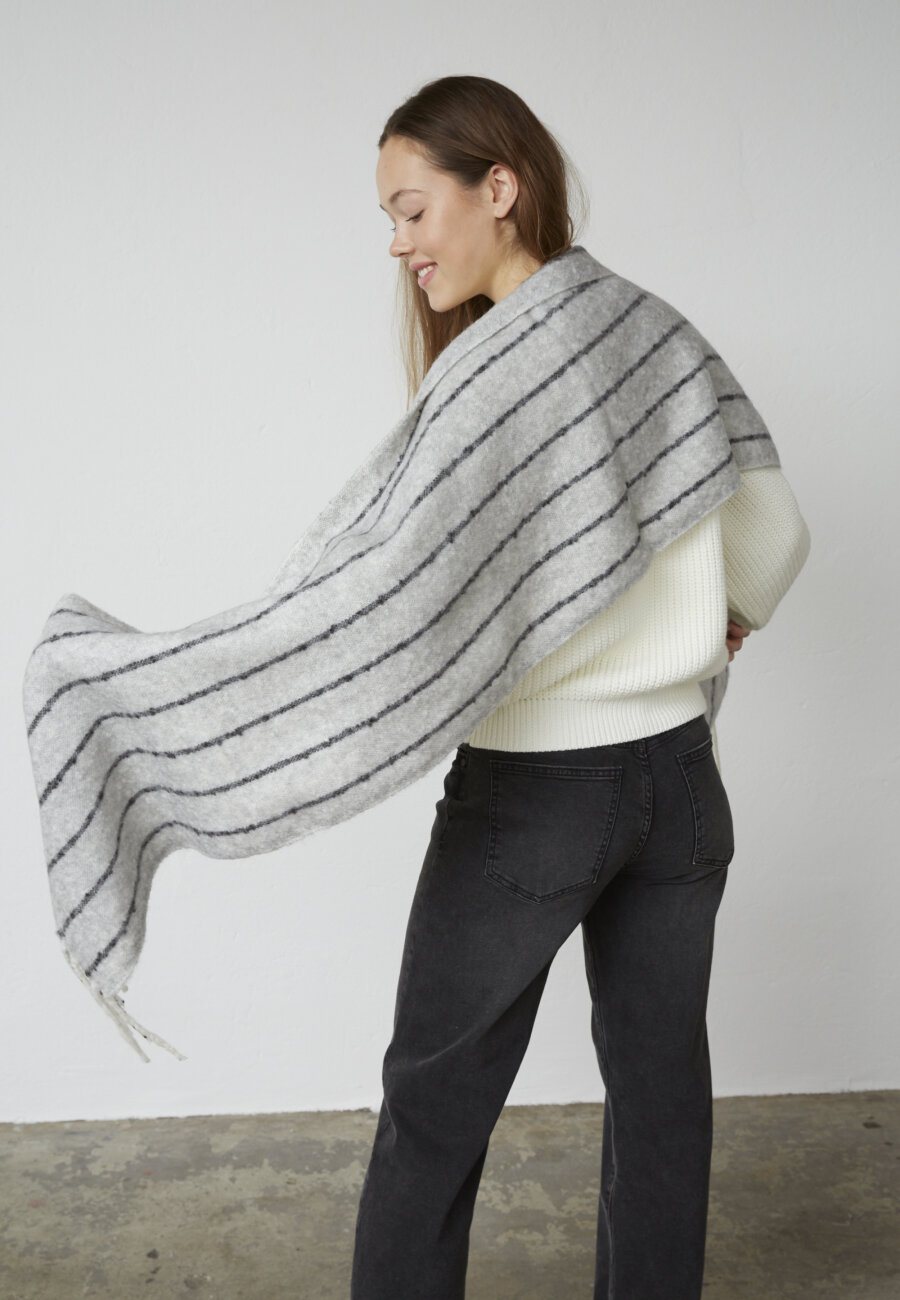 SISTERS POINT - SCARF-494