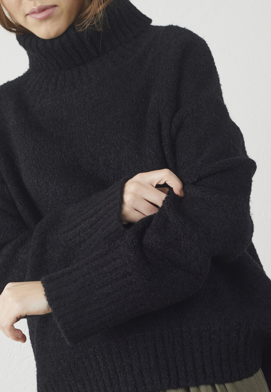 SISTERS POINT - HEMMA-PU