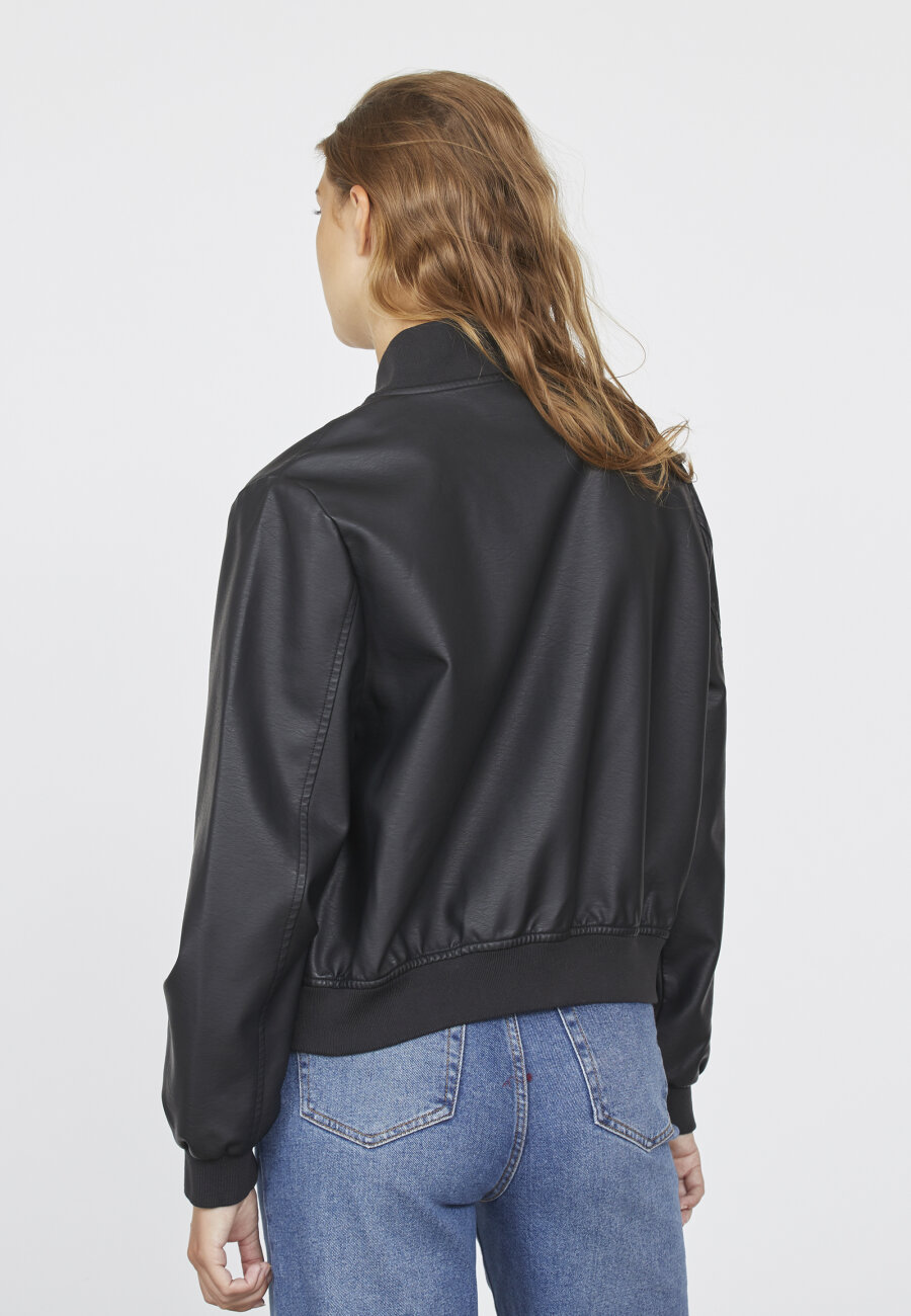 SISTERS POINT - GARWIN-JA6