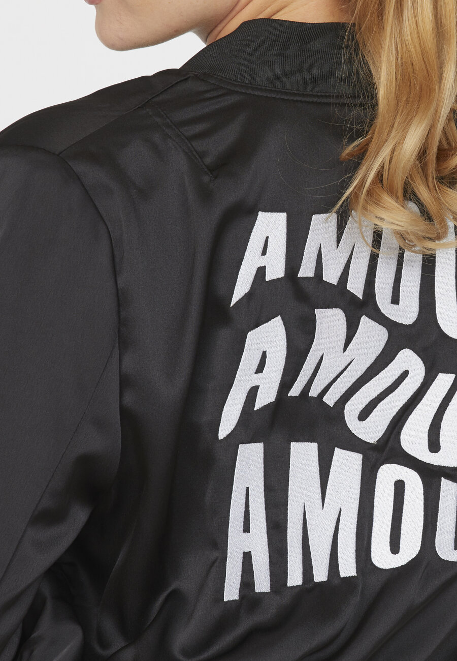 SISTERS POINT - GARWIN-JA4