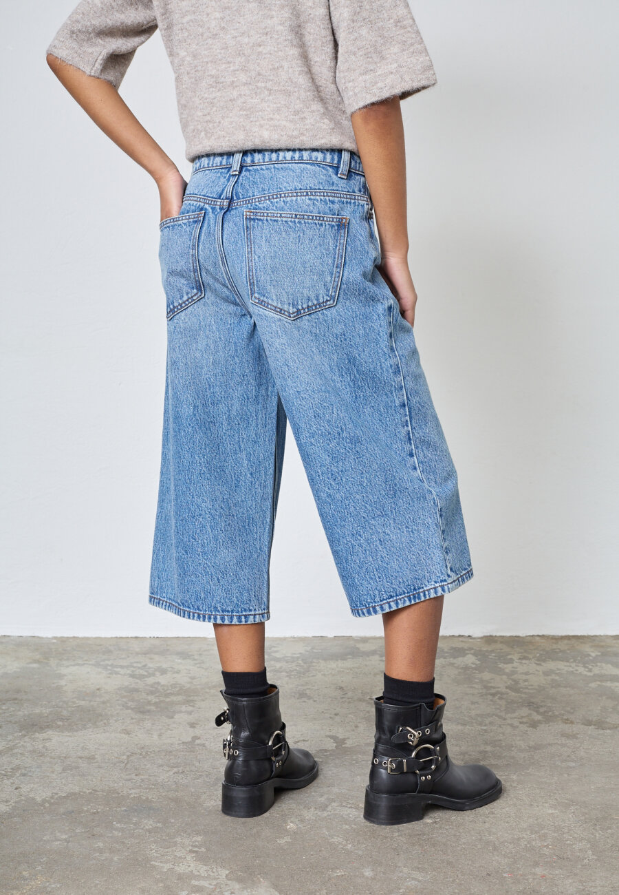 SISTERS POINT - OLINA-JE