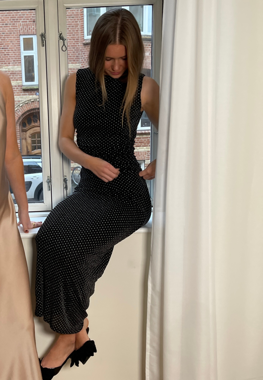 SISTERS POINT - ESME-DR8