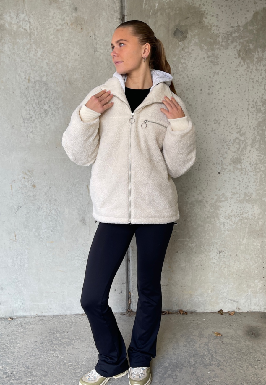 SISTERS POINT - DOFI-BOMBER