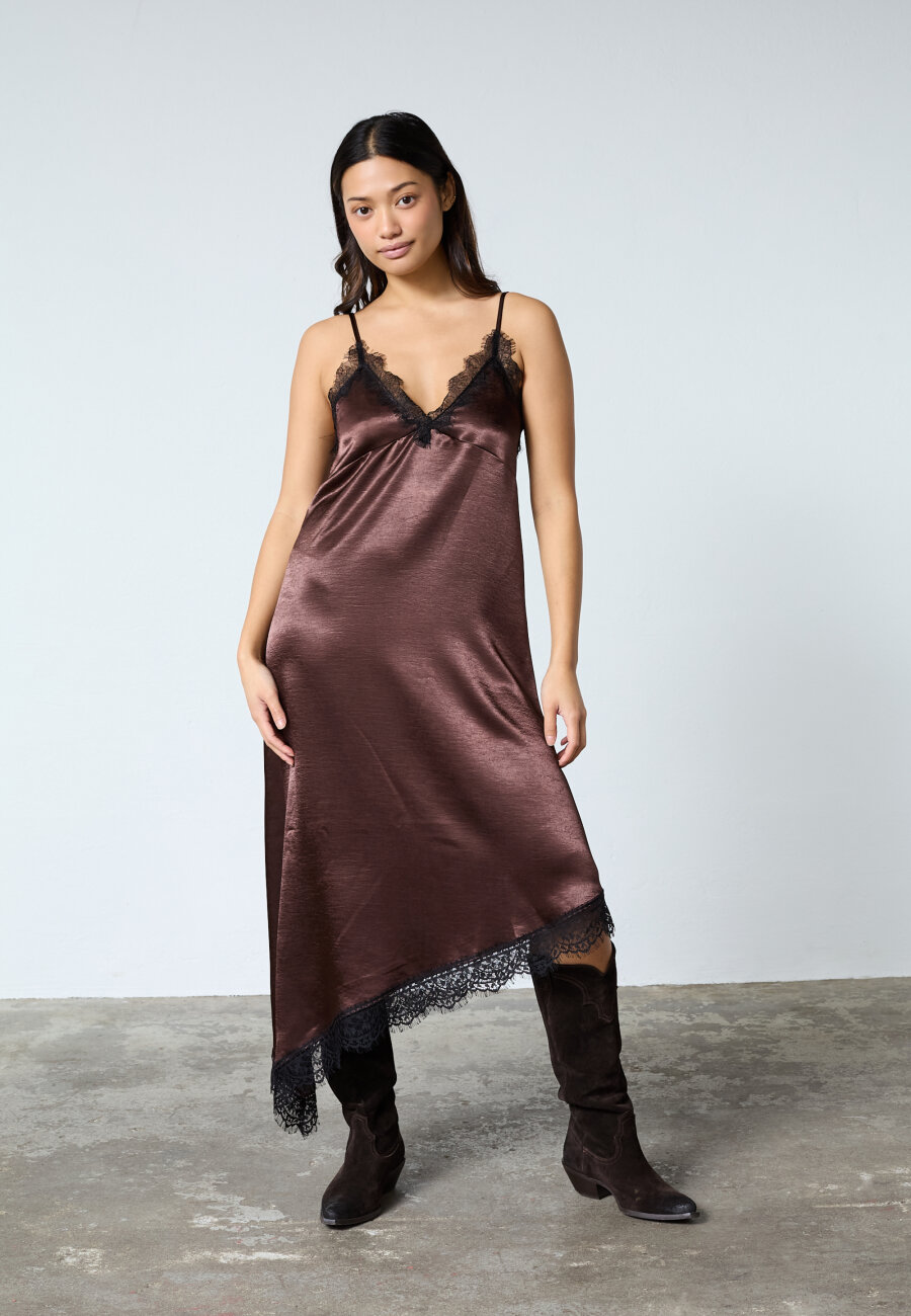 SISTERS POINT - ELLEN-DR