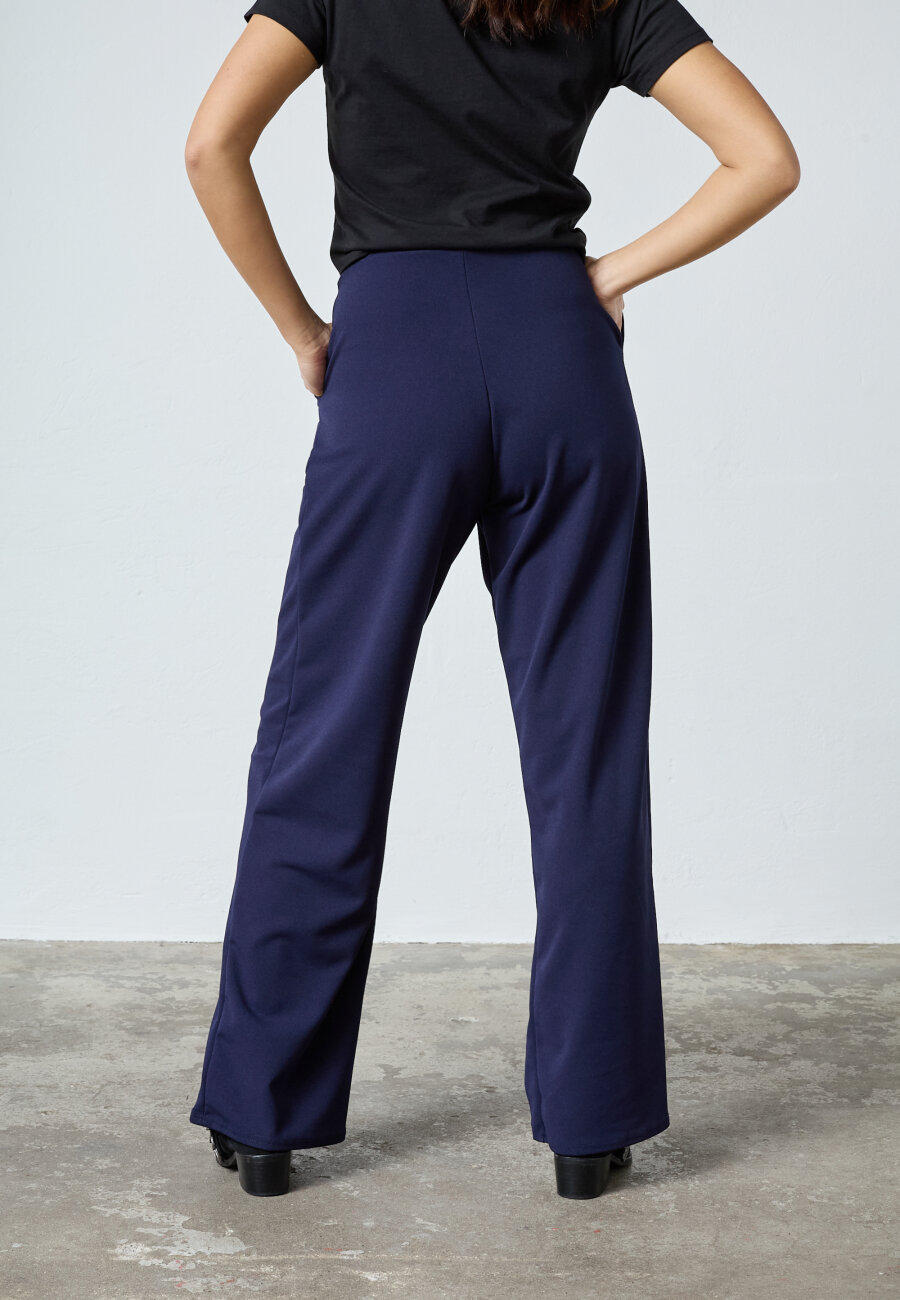 SISTERS POINT - NEW GLUT-PA