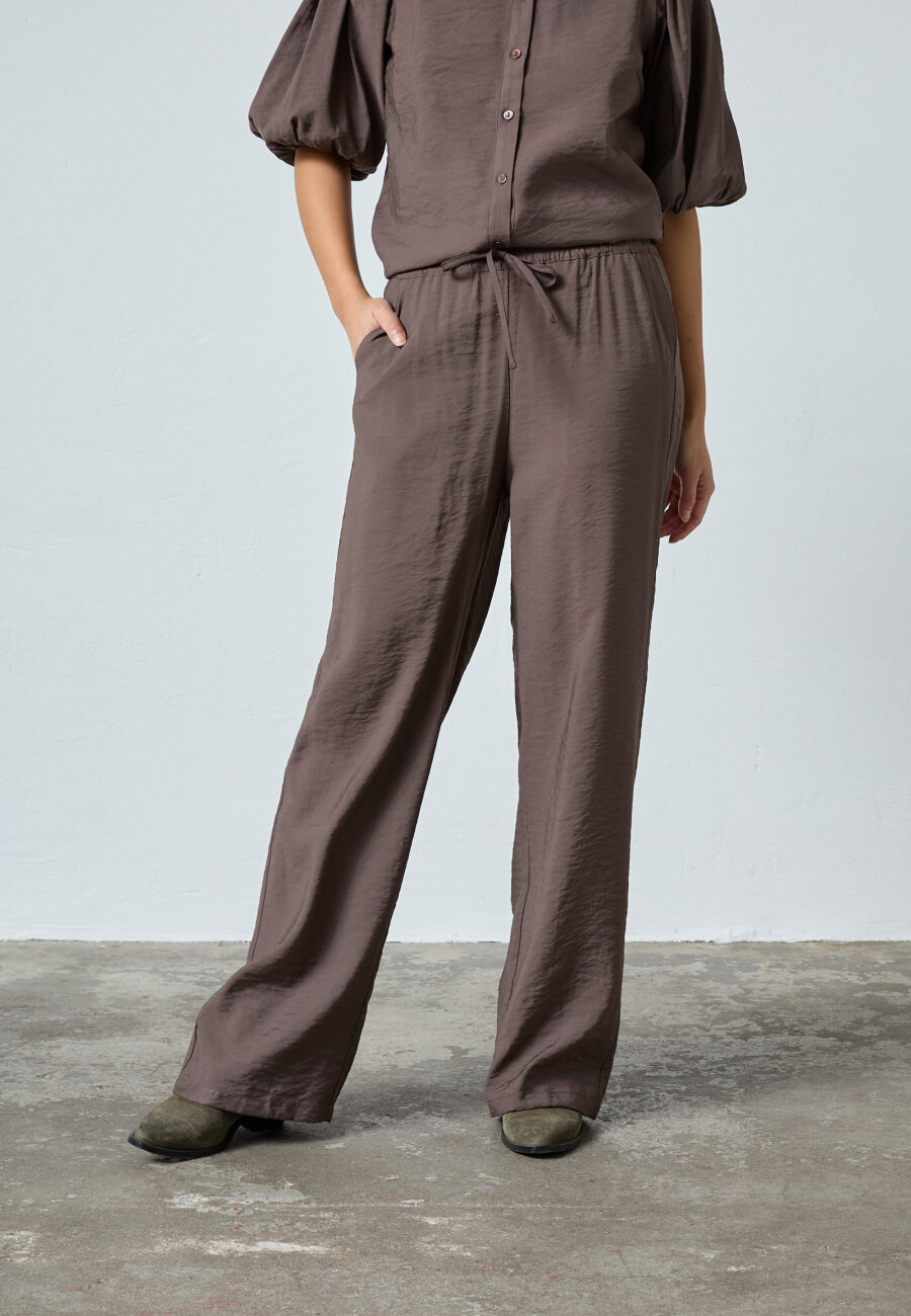 SISTERS POINT - ELLA-PA3