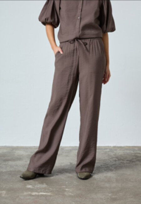 SISTERS POINT - ELLA-PA3