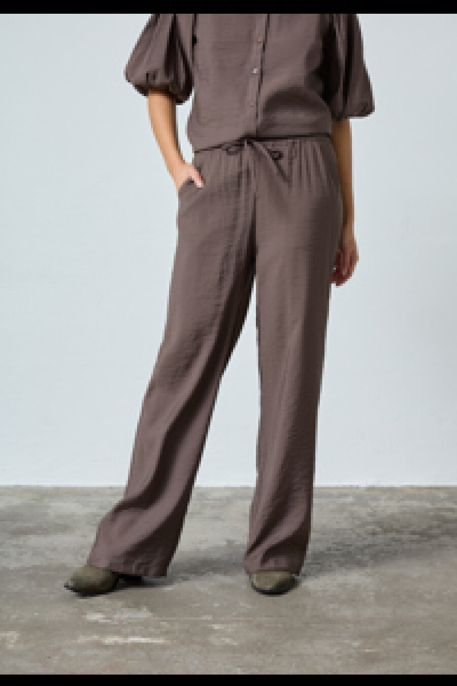 SISTERS POINT - ELLA-PA3