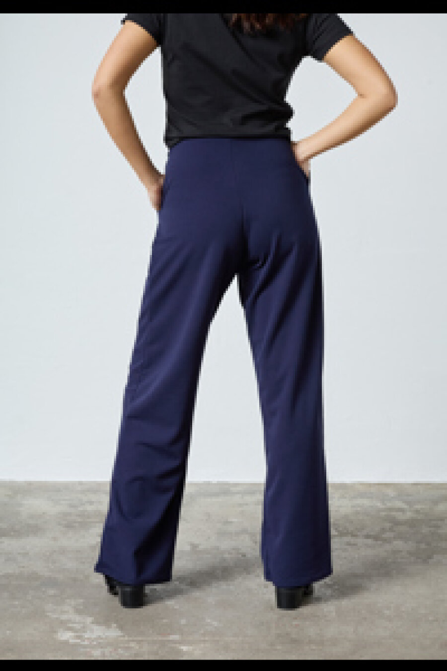 SISTERS POINT - NEW GLUT-PA