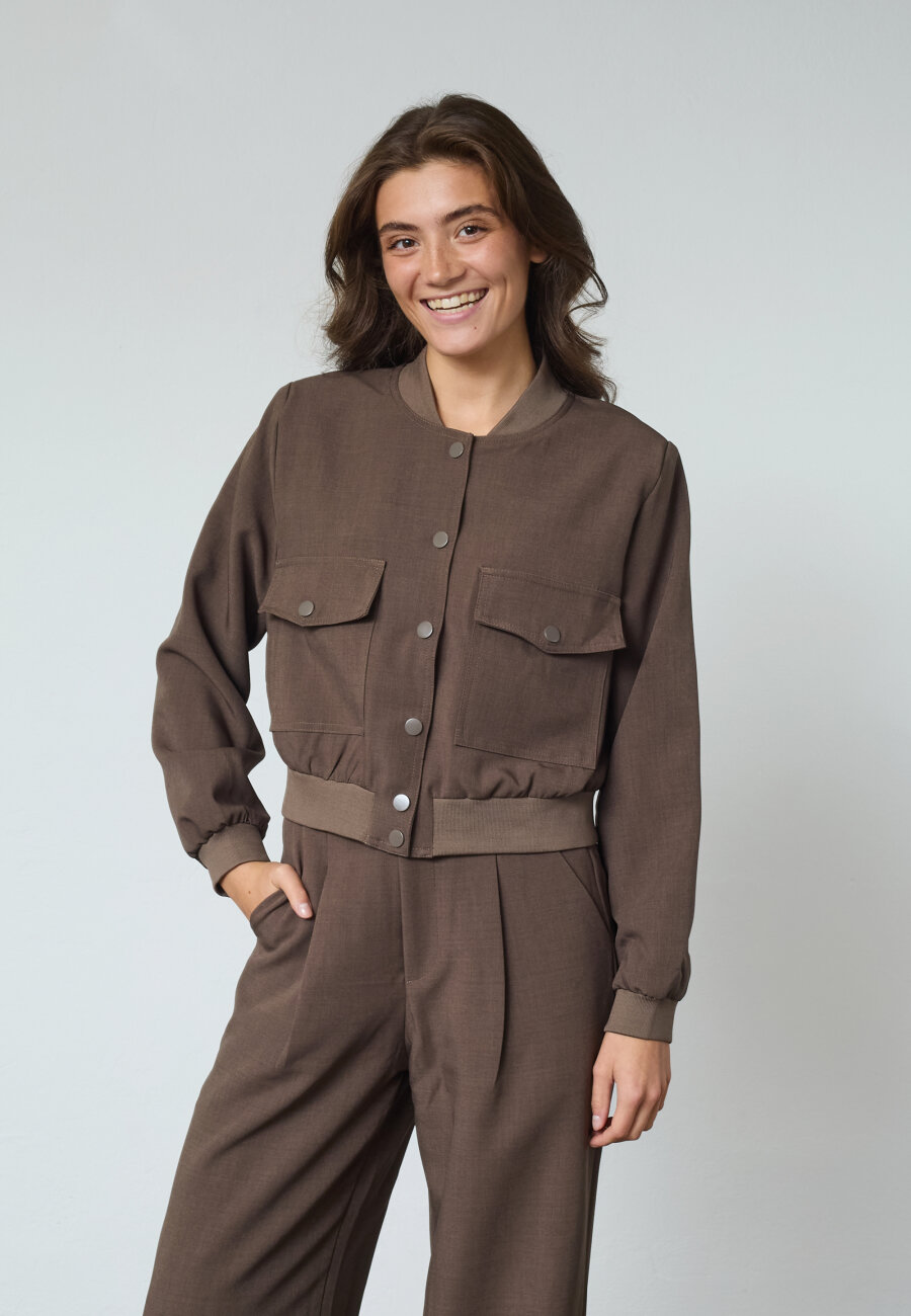 SISTERS POINT - GARWIN-JA20