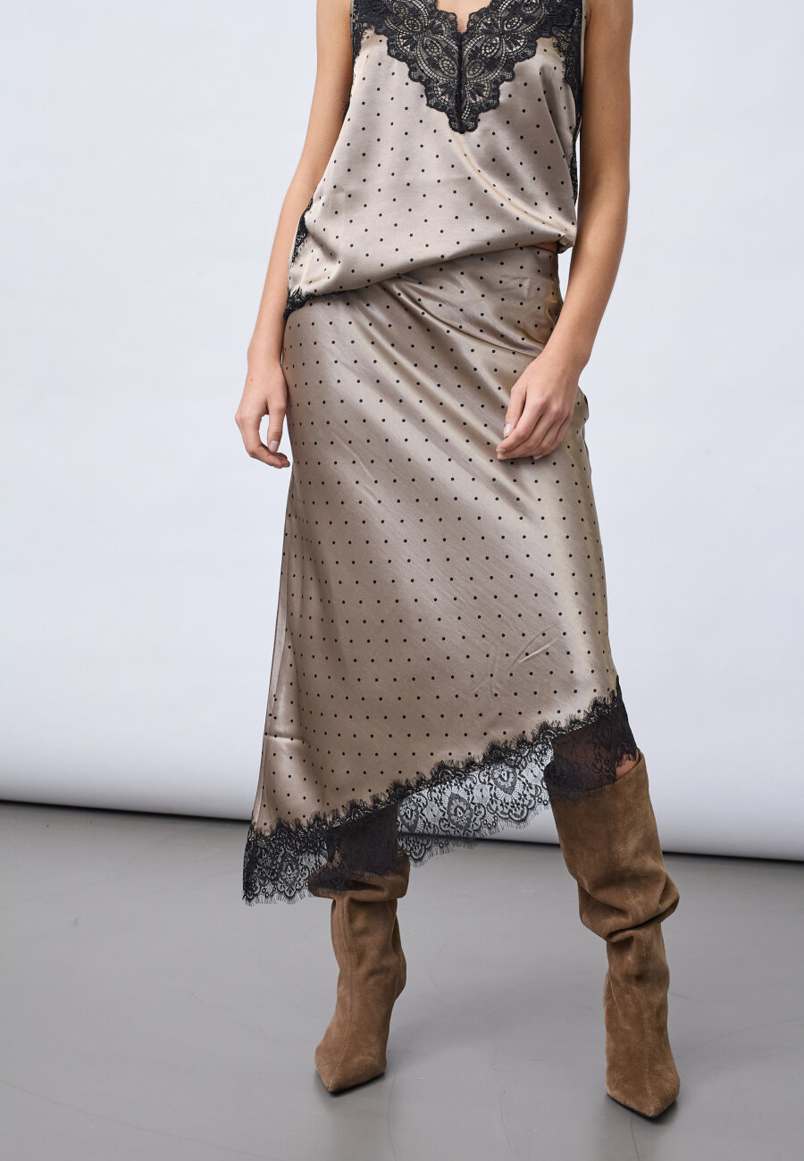 SISTERS POINT - VALERIE-SK