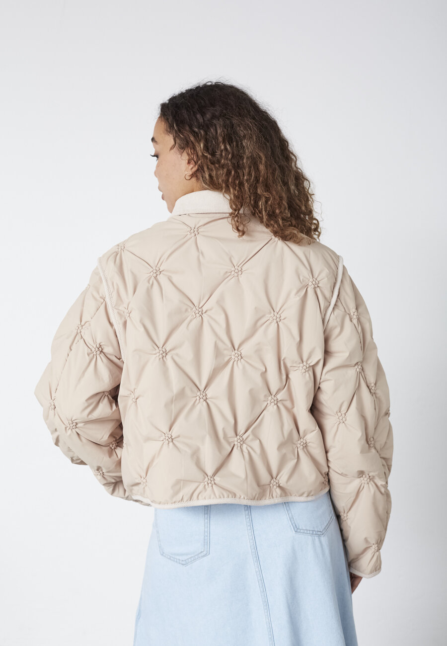 SISTERS POINT - EQA-JA