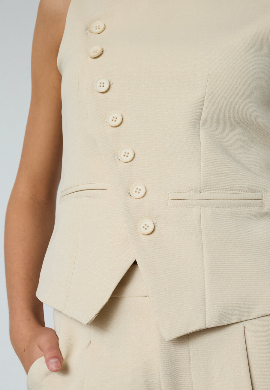 SISTERS POINT - GATA-VE2