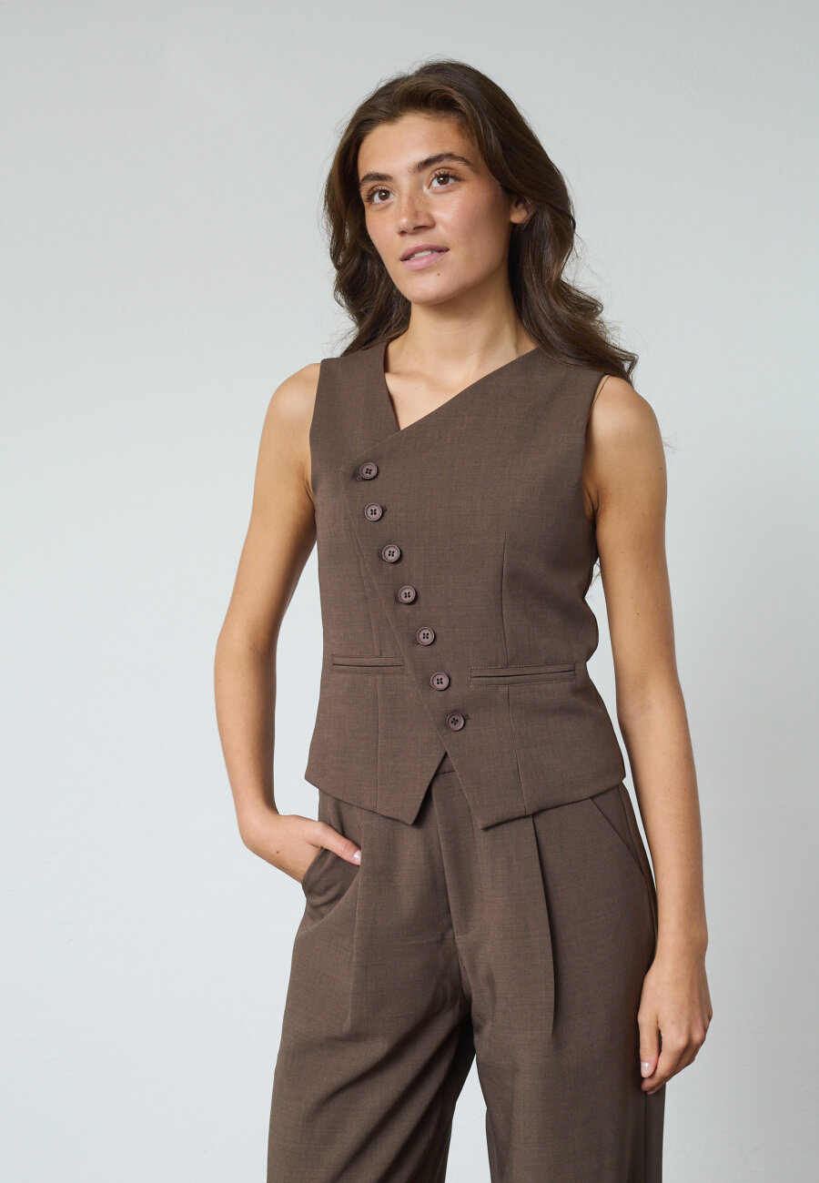 SISTERS POINT - GATA-VE2