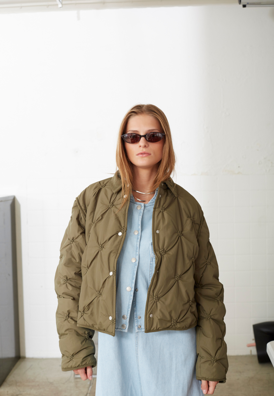 SISTERS POINT - EQA-JA