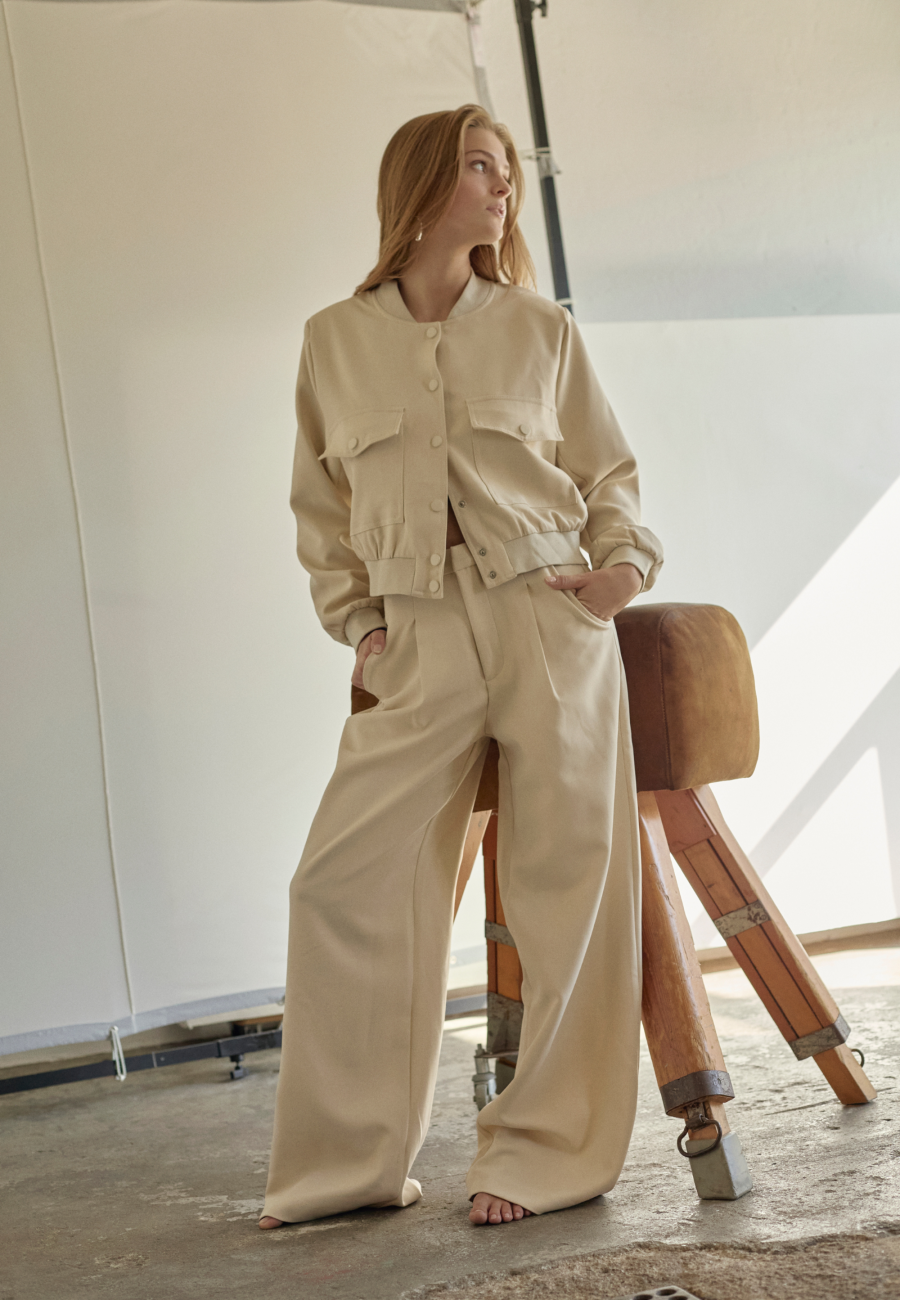 SISTERS POINT - GARWIN-JA20