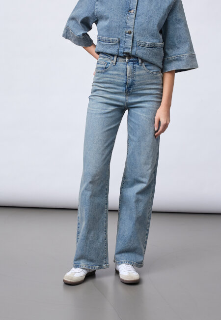 SISTERS POINT - OWI-W.JE17