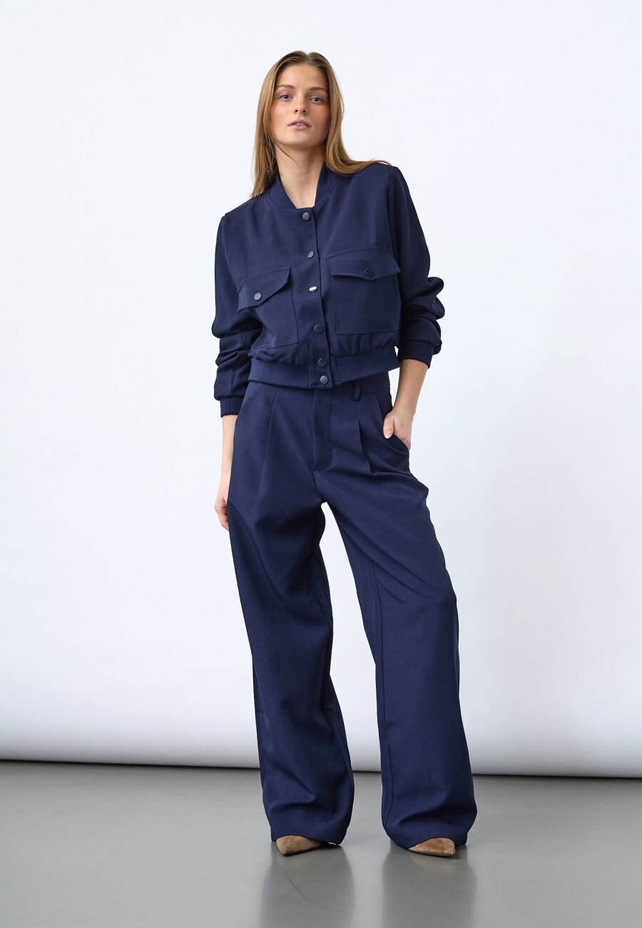 SISTERS POINT - GARWIN-JA20