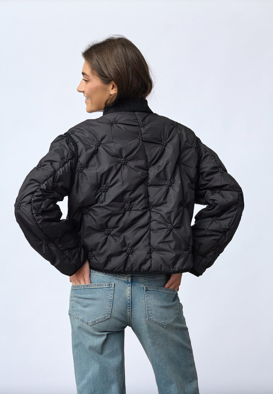 SISTERS POINT - EQA-JA