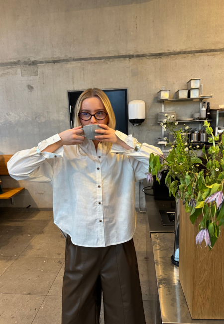 SISTERS POINT - EMMU-SH