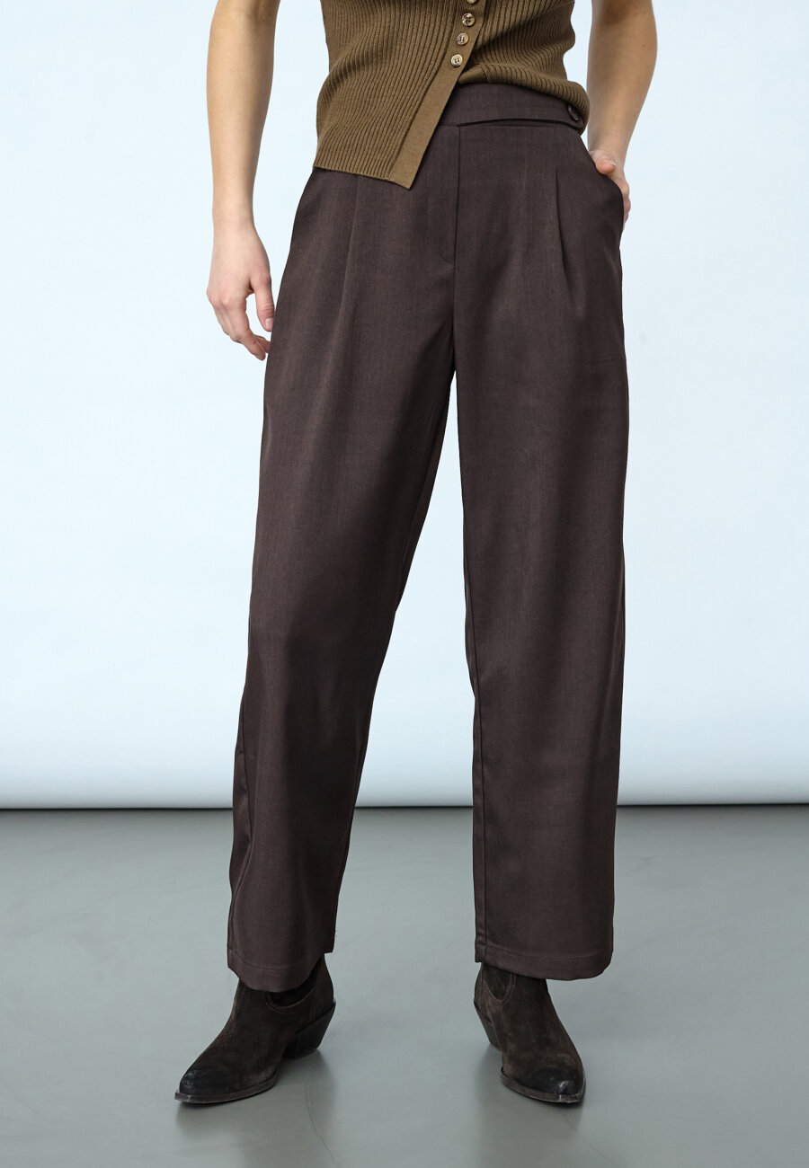 SISTERS POINT - VIKSA-PA.CROP