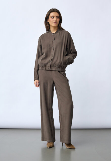 SISTERS POINT - VABAIA-BOMBER1