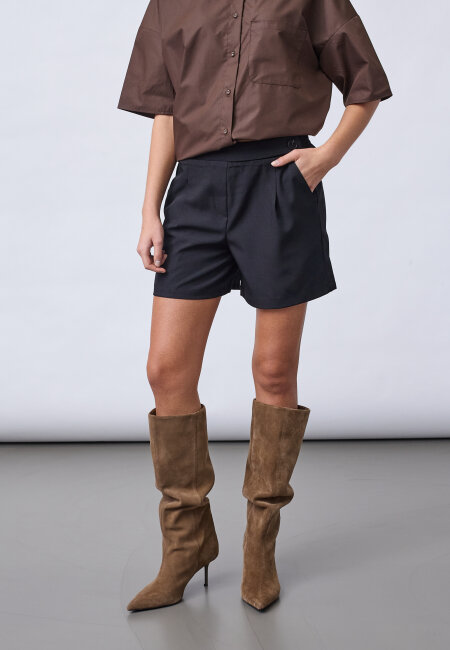 SISTERS POINT - VIKSA-SHO