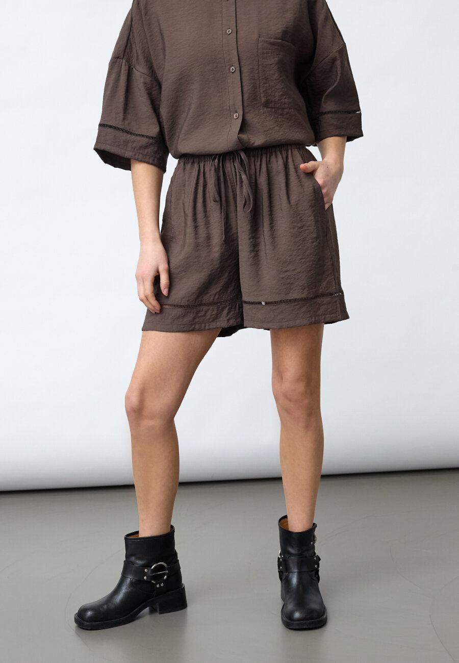 SISTERS POINT - ELLA-SHO17